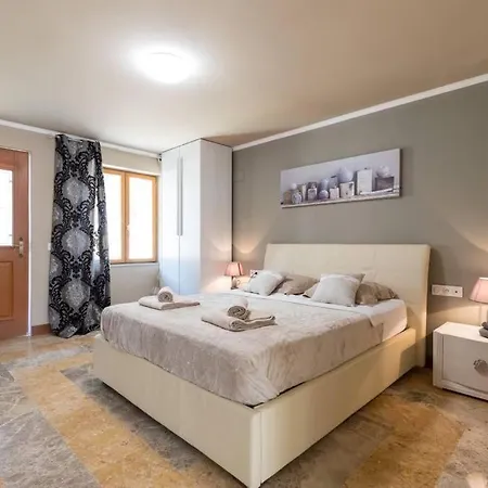 Bastide Saint Louis/ 8 Chambres 招待所