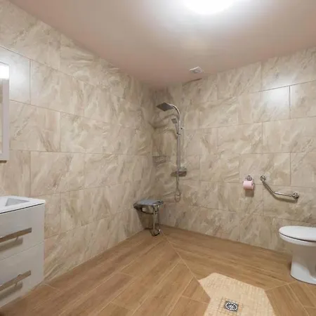 Bastide Saint Louis/ 8 Chambres 招待所 昂蒂布