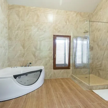Bastide Saint Louis/ 8 Chambres 招待所 昂蒂布